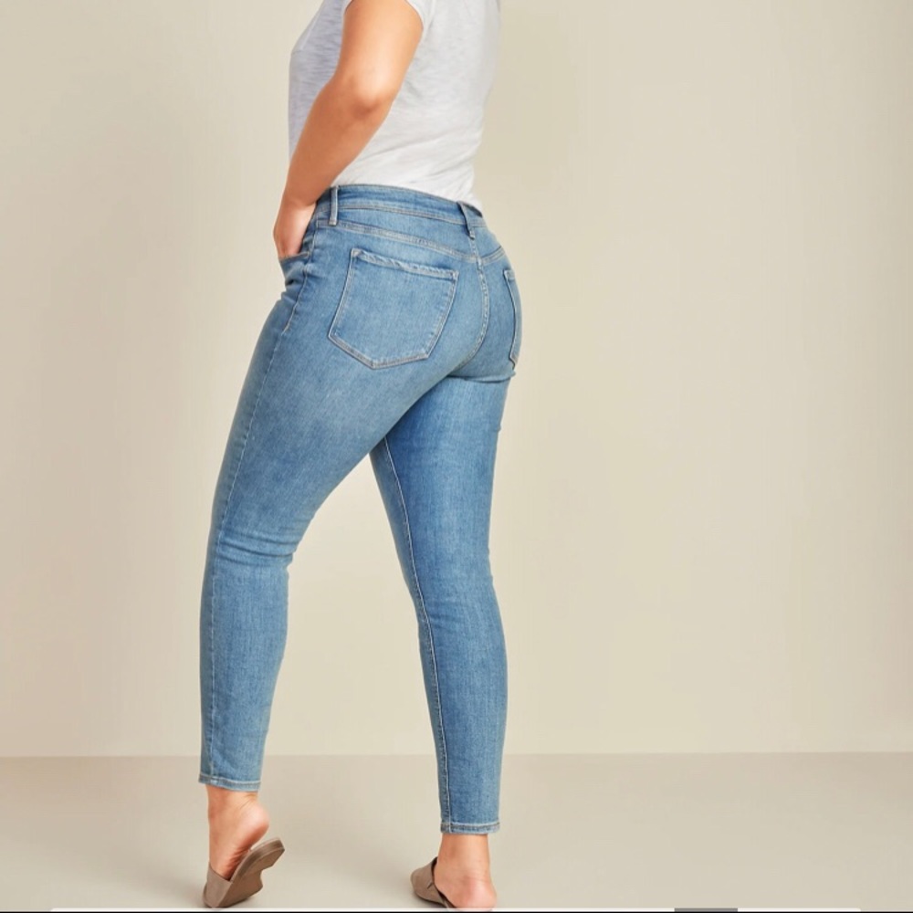 Old navy denim - light wash super skinny ankle mid-rise jeans, size 16